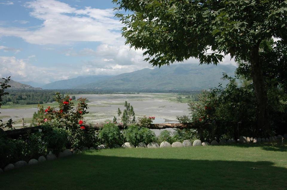 Rock City Resort Mingora Exterior photo