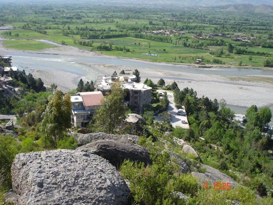 Rock City Resort Mingora Exterior photo